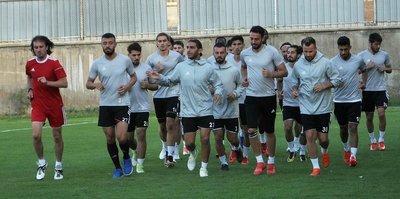 Elazığspor 17 futbolcuyla  Adana'ya gitti