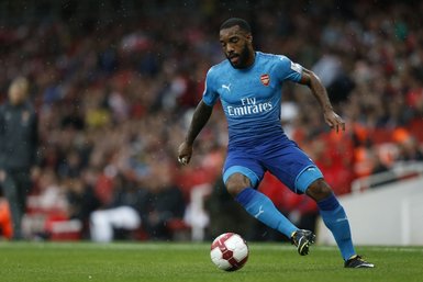 Lacazette bombası!