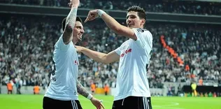 Mario Gomez ve Sosa’dan mesaj