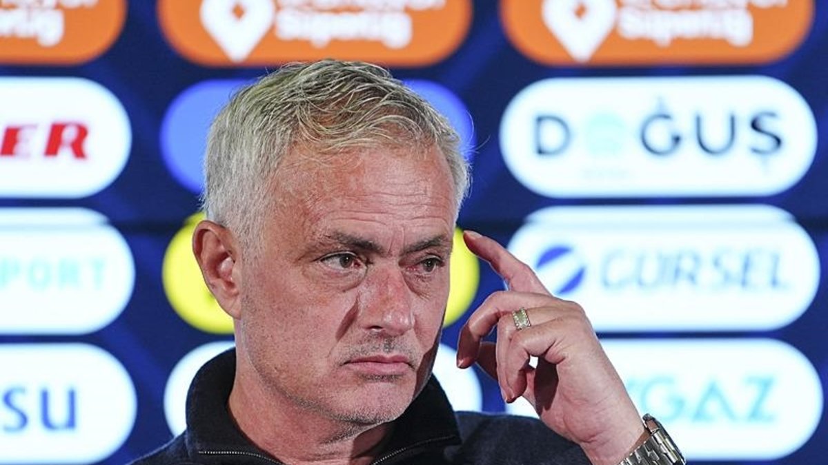 FENERBAHÇE HABERLERİ: Mourinho kararını verdi! Sözleşme dondurma ve satış... FENERBAHÇE HABERLERİ: Mourinho kararını verdi! Sözleşme dondurma ve satış...