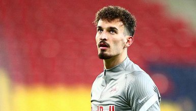 SON DAKİKA: Mergim Berisha Fenerbahçe'de! Fenerbahçe'nin yeni golcüsü Mergim Berisha İstanbul'a geldi
