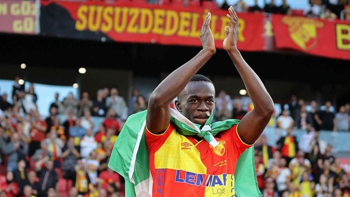 Göztepe Dennis'in sözleşmesini uzattı!
