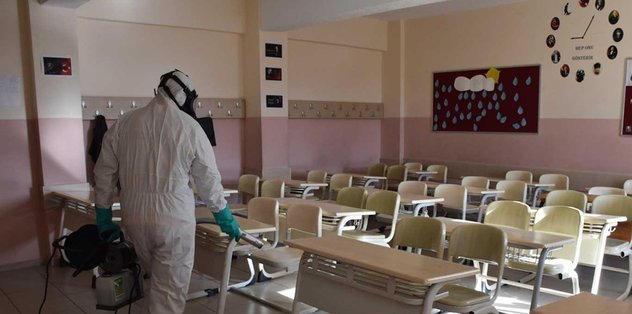 Corona virüsü nedeniyle okullara verilen ara uzatıldı mı? Milli Eğitim Bakanı Ziya Selçuk açıkladı
