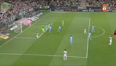 >Ferencvaros'un golü iptal edildi!