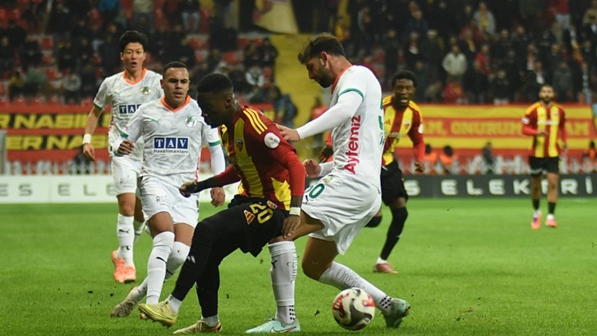 Zecorner Kayserispor ile Corendon Alanyaspor golsüz berabere kaldı!