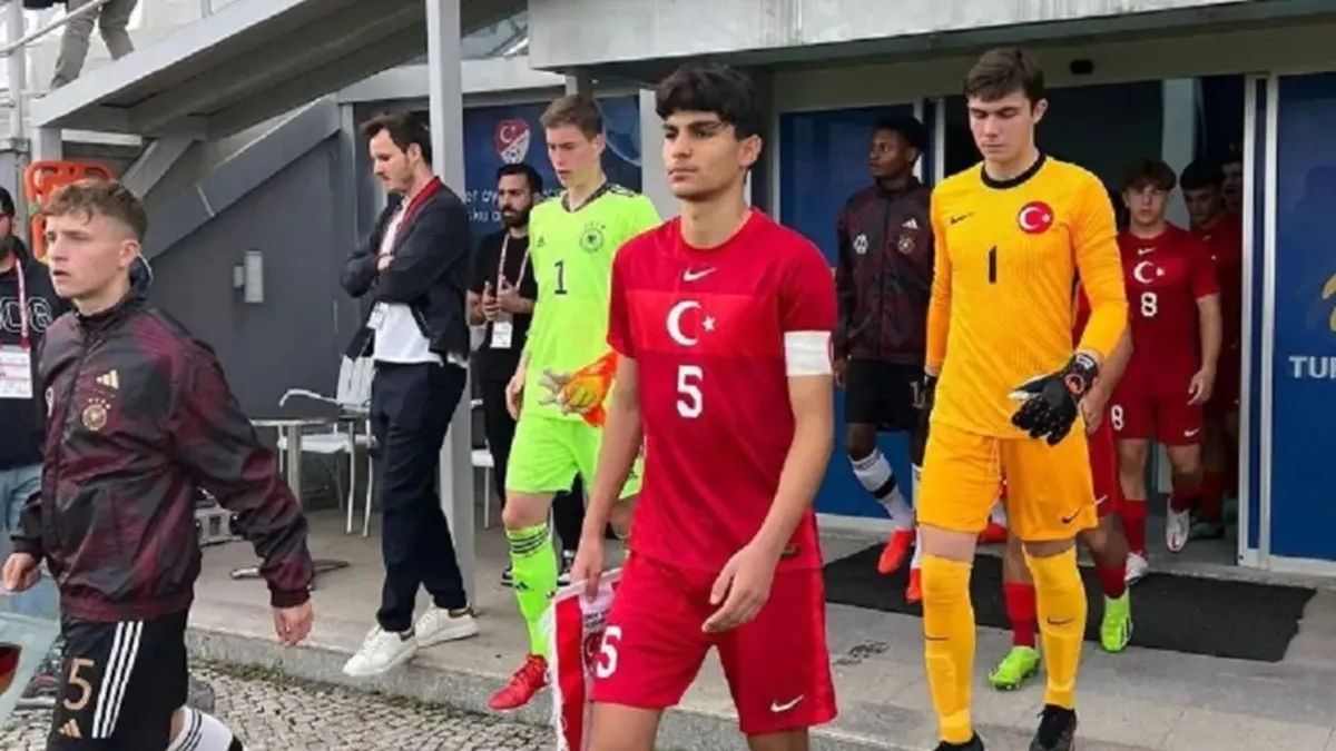 Galatasaray'dan Mertcan Ayhan kapışması! Transferde dev rakip