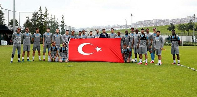 Bayraklı kutlama