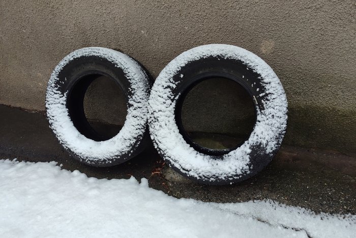 kis-lastigi-cezasi-2025-kis-lastigi-binek-araclarda-zorunlu-mu-1763191324641.jpg 2025 kış lastiği cezası