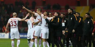Spor yazarları G.Saray maçını yorumladı