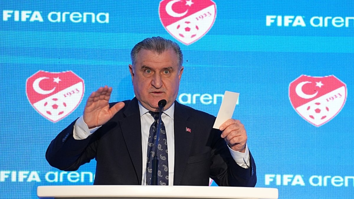 Bakan Osman Aşkın Bak'tan En Büyük Türkiye! tezahüratı