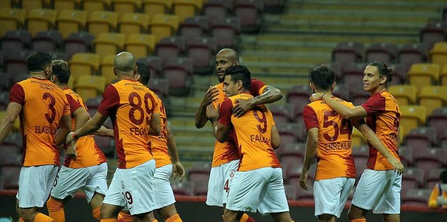 Galatasaray 1 Hafta Icinde 3 Maca Cikacak Son Dakika Galatasaray Haberleri Fotomac
