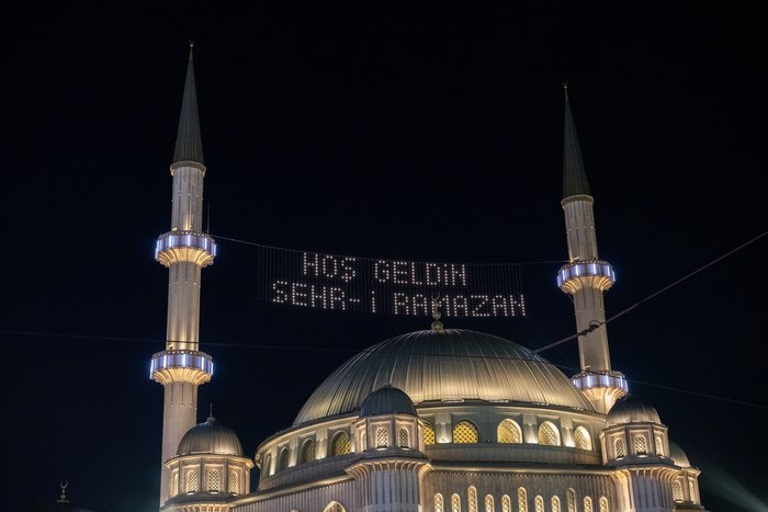 istanbul-iftar-vakti-19-subat-2026-istanbul-ezan-saatleri-diyanet-imsakiye-1771487419212.jpg İstanbul iftar ve sahur vakitleri 2026