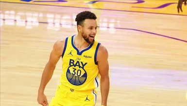 NBA'de Stephen Curry kariyer rekoru kırdı!