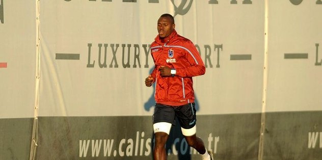 Toure yetişiyor