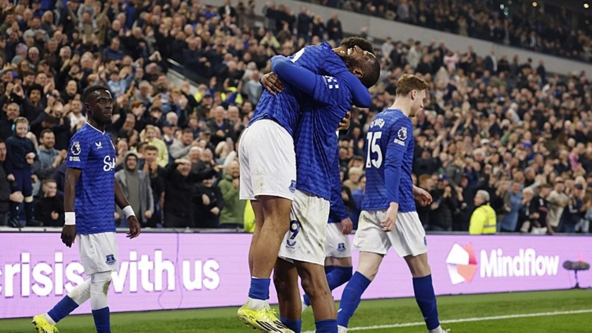 Everton, Beto'nun yıldızlaştığı maçta Chelsea'yi 3 golle devirdi!
