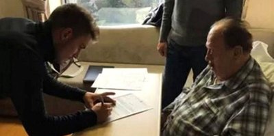 İlhan Cavcav’la hastanede imzaladı