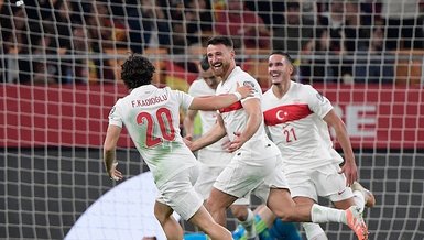 Alkışlar millilere