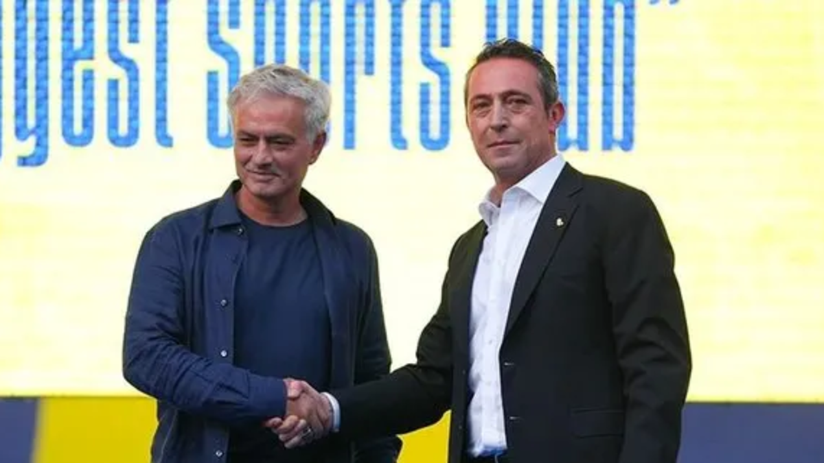 Fener'de sert zirve! Mou'dan Koç'a söz