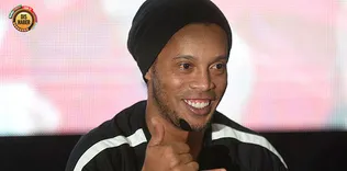 Efsaneler Ronaldinho için karşı karşıya gelecek!
