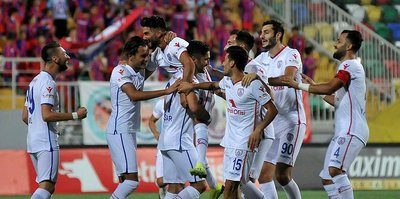 Altınordu, sahasında Denizlispor'u 4-0 mağlup etti