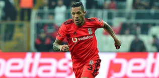 Santos’un Adriano ısrarı