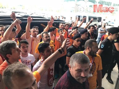 Galatasaray’ın yeni transferi Jean Michael Seri’ye coşkulu karşılama