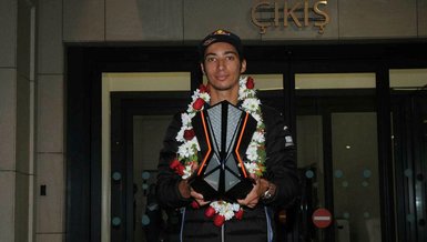 Dünya şampiyonu Toprak Razgatlıoğlu Türkiye'ye döndü! İşte ilk sözleri