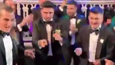 Fenerbahçeli Ozan Tufan düğünde eğlendi! İşte o anlar