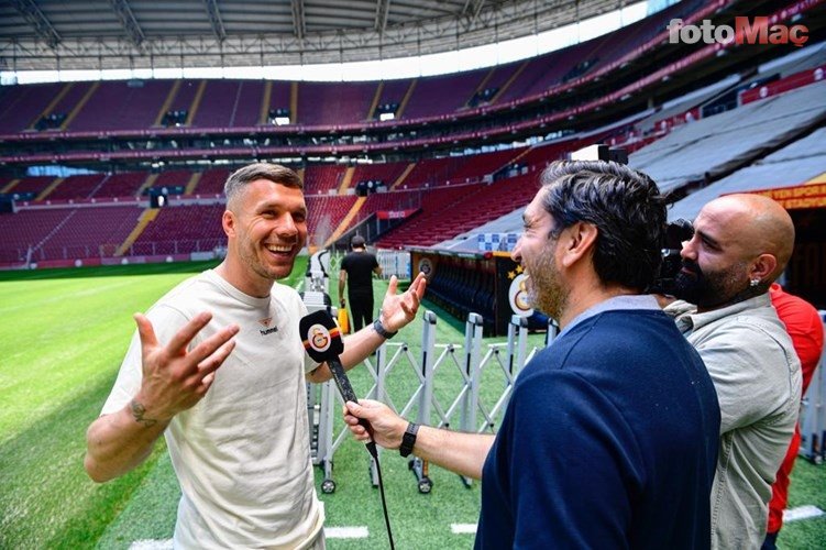 Lukas Podolski Galatasaray'ı ziyaret etti! "Gelecek sene dahi iyi olacak"