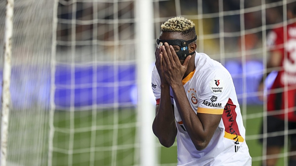 Ahmet Çakar'dan flaş Gaziantep FK-Galatasaray maçı yorumu: Osimhen çok yalnız Ahmet Çakar'dan flaş Gaziantep FK-Galatasaray maçı yorumu: Osimhen çok yalnız