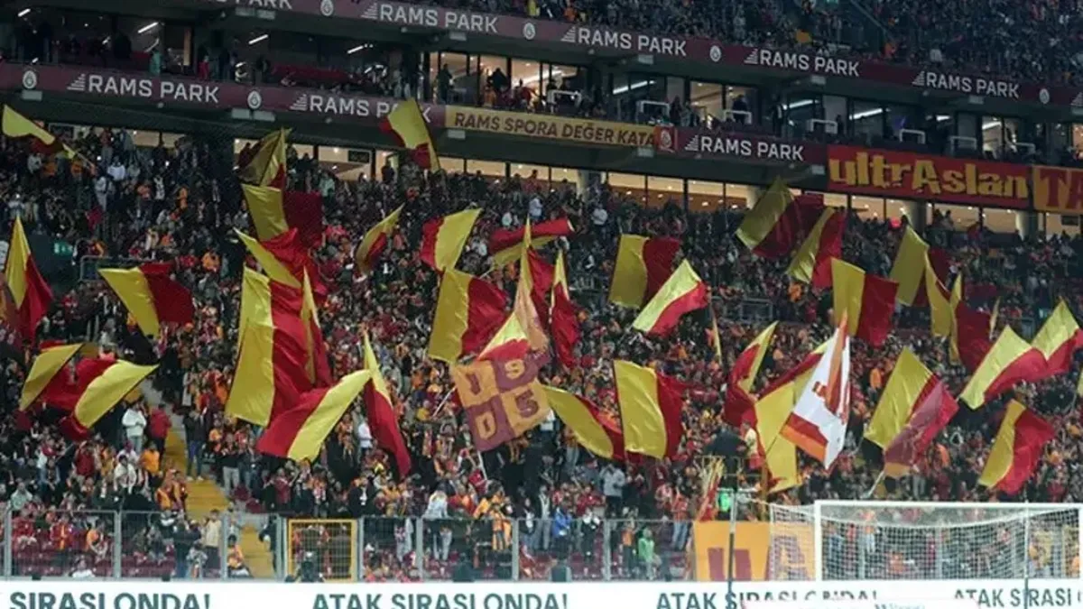 Galatasaray taraftarından yönetime transfer tepkisi!
