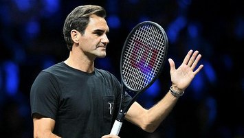 Federer son kez kortta