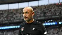 Kanatlarına bağlı taşlardan arınmış Kara Kartal!