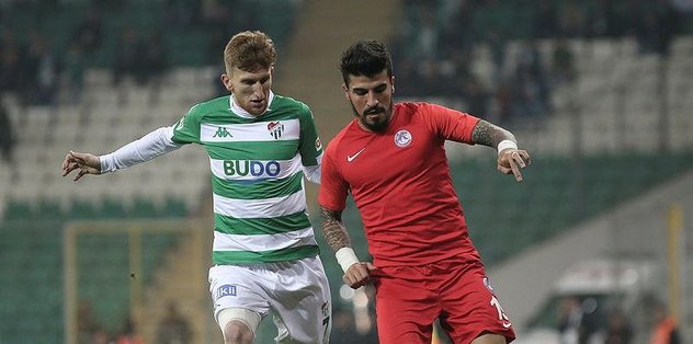 Bursaspor üst sıralar için avantaj sağladı