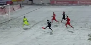 Hibrit çimde atamıyor buzda gol bekliyoruz