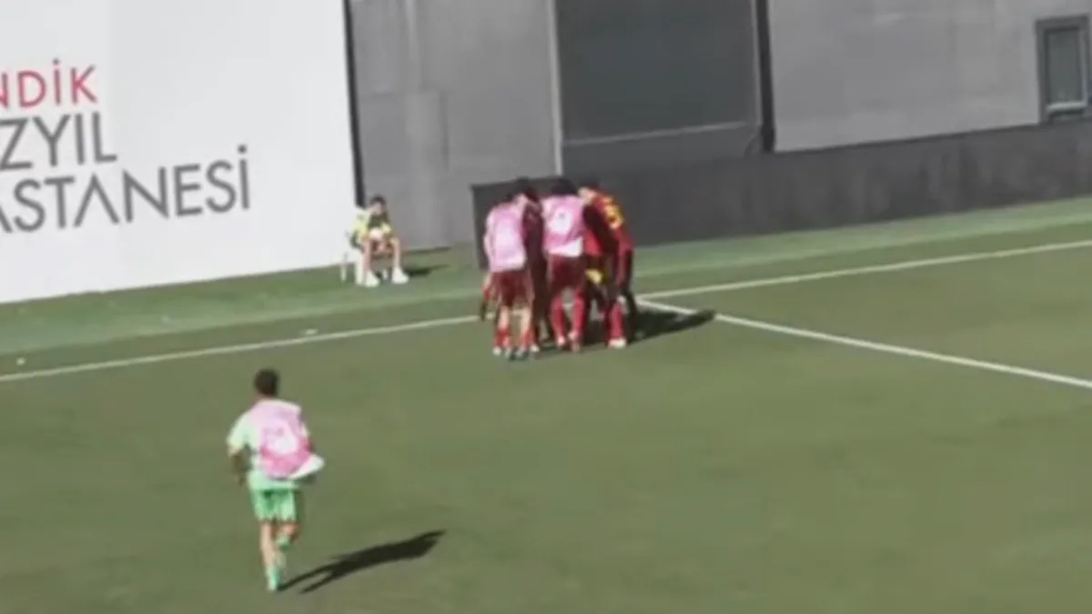 Fenerbahçe U19, iki farklı öne geçtiği maçta Roma U19'a 4-2 yenildi