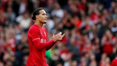 Son dakika spor haberi: Liverpool Hollandalı futbolcusu Virgil van Dijk’ın sözleşmesini 2025’e kadar uzattı!