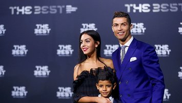 Ronaldo announces partner expecting twins