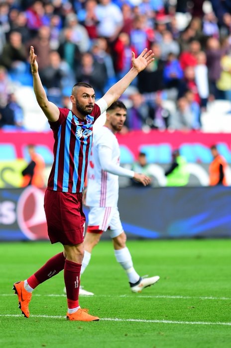 Burak Yılmaz Trabzonspor'a veda ediyor