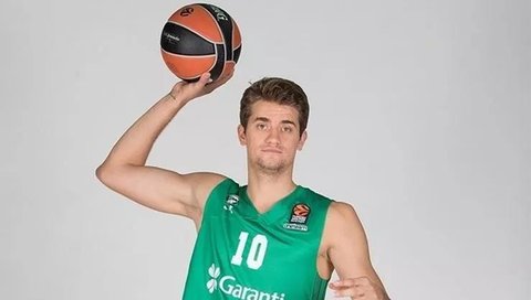 Türk Telekom Basketbol Takımı Berk Demir'i transfer etti
