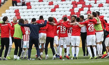 Antalyaspor Paşa’yı 10 kişi yendi