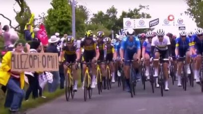 >Fransa Bisiklet Turu'nda o pankart zincirleme kazaya neden oldu!