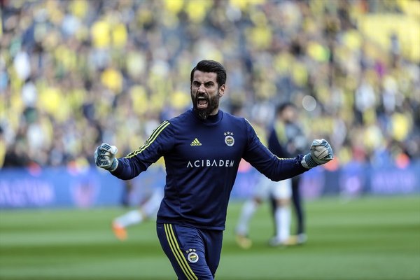 Volkan ve Muslera'dan örnek hareket