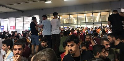 Galatasaray taraftarı, Emre Akbaba'yı bekliyor