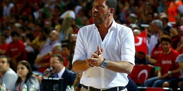 Pınar Karşıyaka'da Ufuk Sarıca dönemi başladı