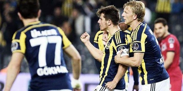 Emre Belözoğlu'ndan Kuyt'a mesaj