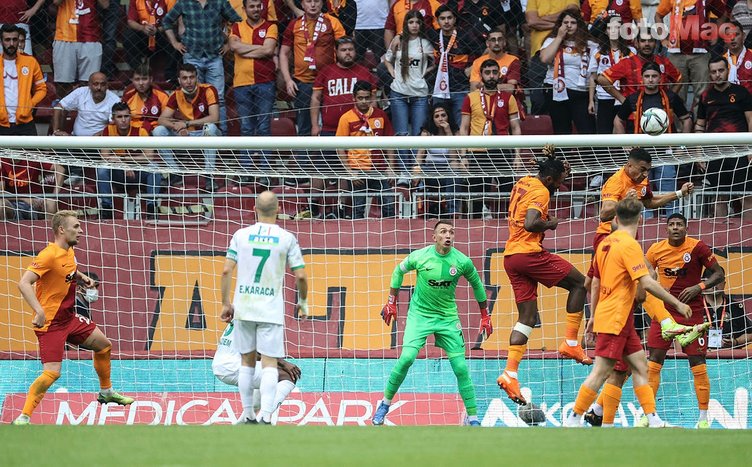 Son dakika spor haberi: Galatasaray'da taşlar yerinden oynuyor! Tam 4 yıldız kulübeye