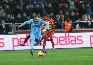 Trabzonsporlu Ekuban gözyaşlarını tutamadı