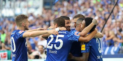 Schalke 04 üç golle kazandı
