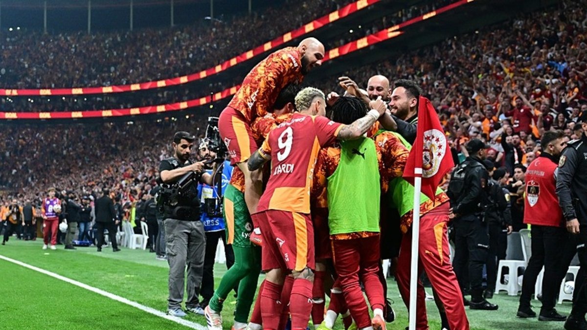 4 futbolcu ilki yaşadı